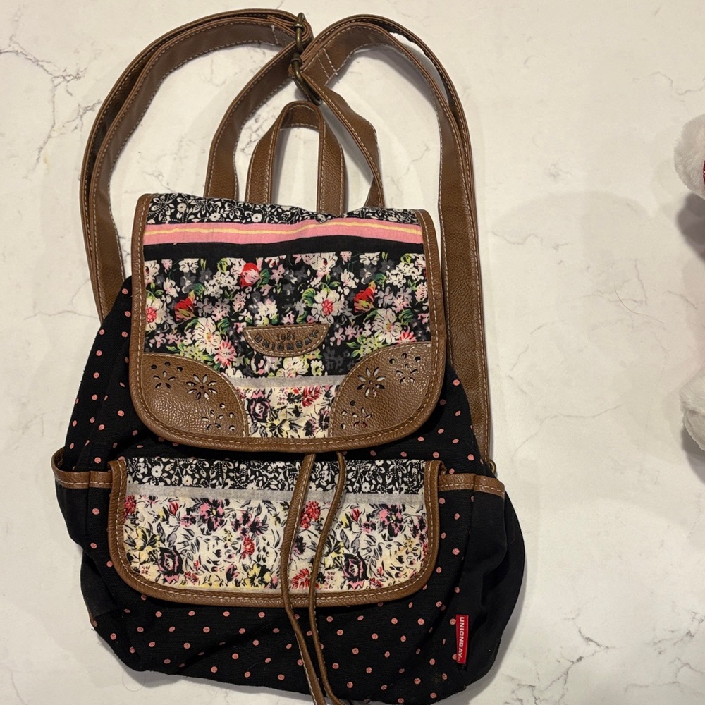 Vintage UNIONBAY Backpack
in Floral/Polka Dot Design‎
